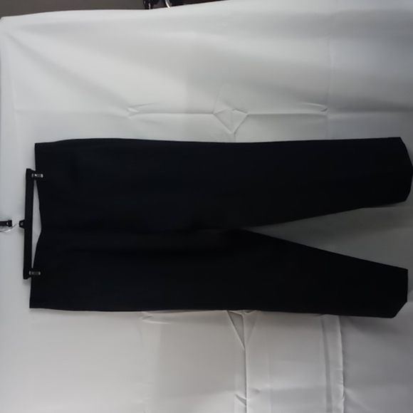 Enzo Tovare Collection Made in Italy Black pin stripped men's suit. - Picture 7 of 12